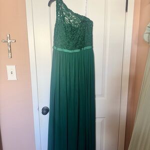 Elegant Green One-Shoulder Dress